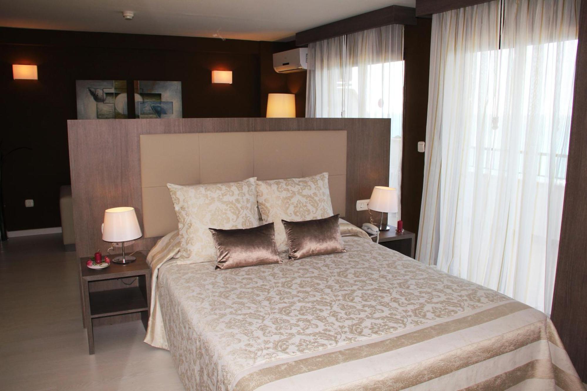 Hotel Playas De Torrevieja Kültér fotó