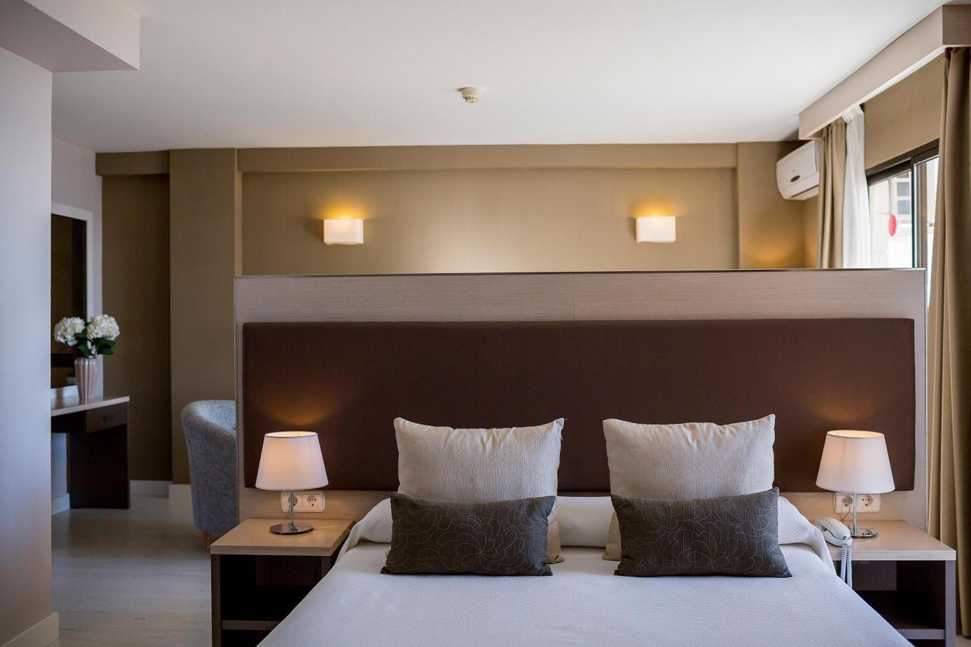 Hotel Playas De Torrevieja Kültér fotó